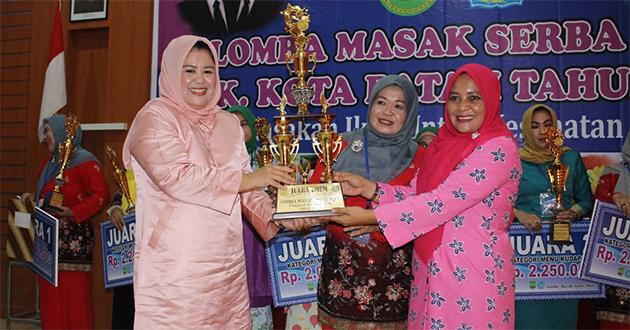 82KECAMATAN BATU AJI JUARA UMUM LOMBA MASAK SERBA IKAN TINGKAT KOTA BATAM TAHUN 2017.jpg